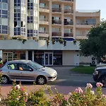 Apartment T2 Tres Belle Vue Bassin Avec Balcon 100 M *