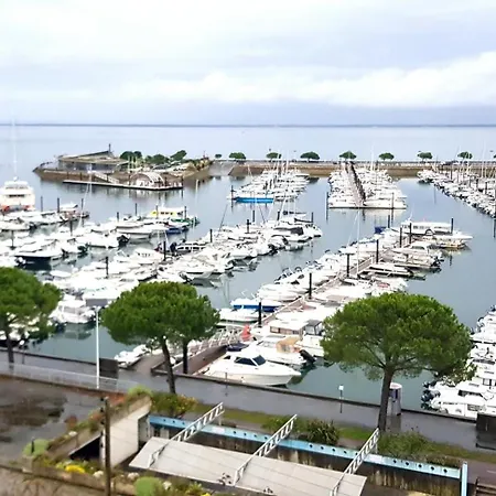 Apartment T2 Tres Belle Vue Bassin Avec Balcon 100 M *