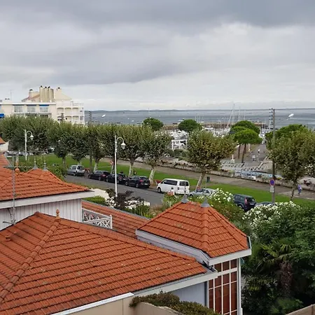 T2 Très Belle Vue Bassin Avec Balcon 100 M