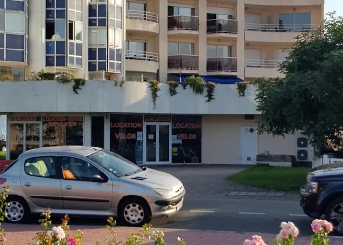 Appartement T2 Très Belle Vue Bassin Avec Balcon 100 M *